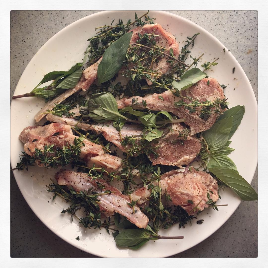 迷迭香烤小羊排