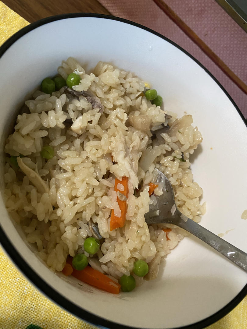 金枪鱼罐头的五目炊饭