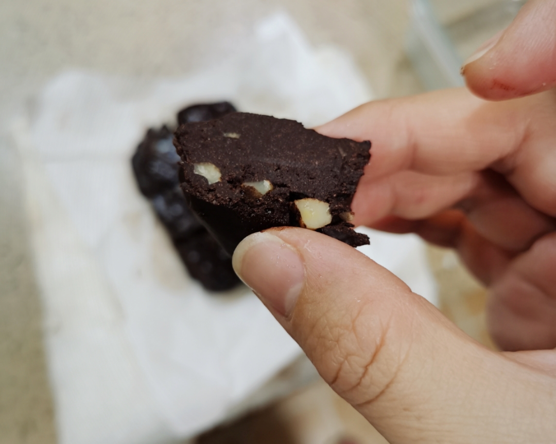 消耗可可粉——超简单超健康的巧克力的做法