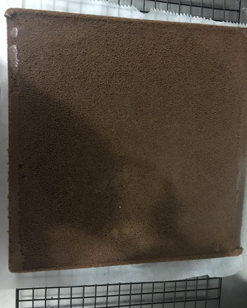 超浓郁卷不裂的巧克力蛋糕卷