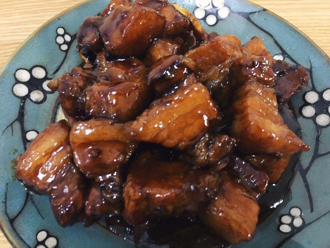 吃着碗里望着锅里的红烧肉