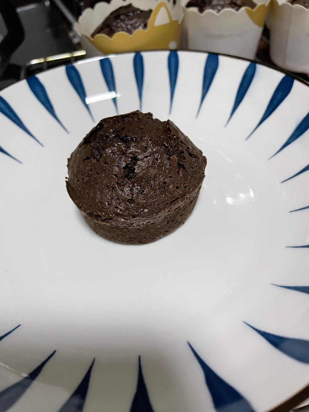 超好吃的巧克力熔岩蛋糕🍰 一口爆浆！免打发！