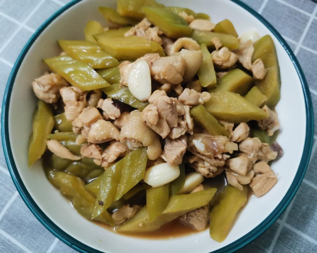 苦瓜焖鸡的做法