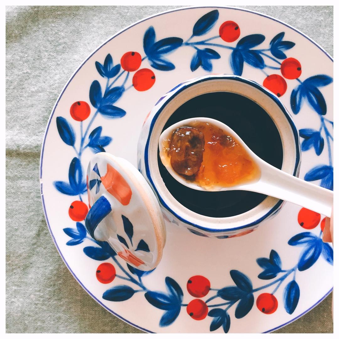 美容润肤 益气补血《桃胶皂角米百合银耳红枣羹》