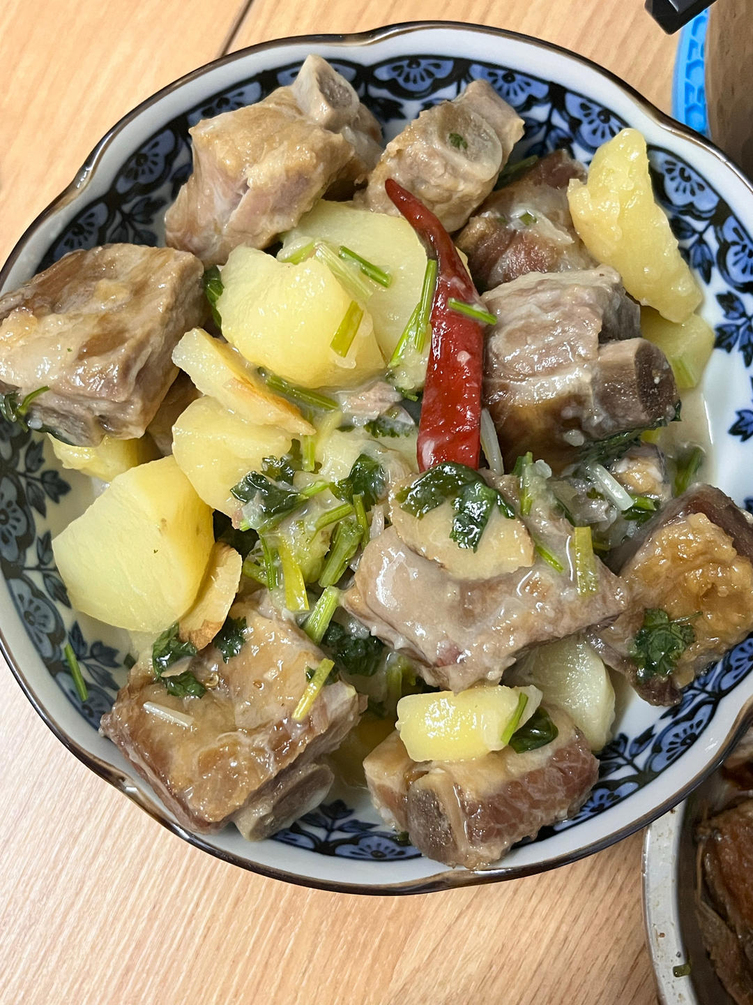 腊排骨炖土豆(云南味道)