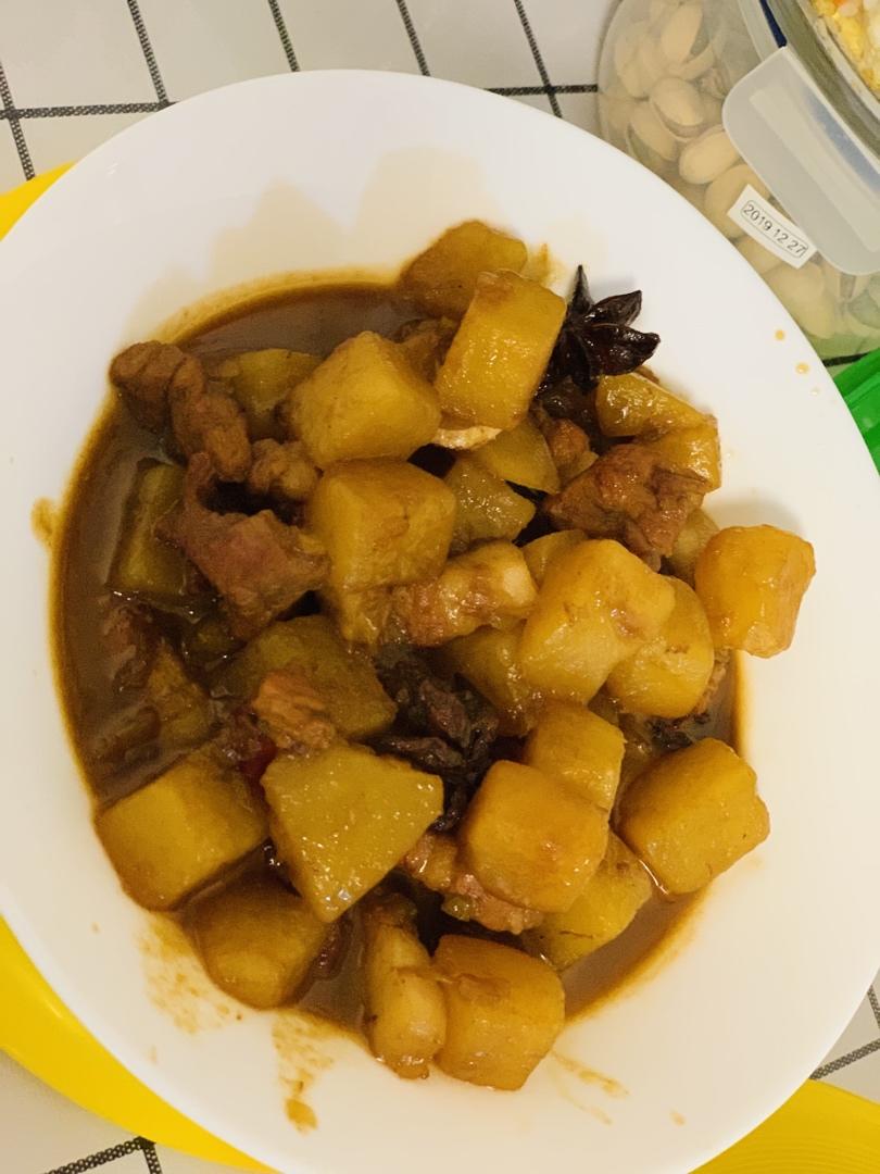 红烧肉炖土豆