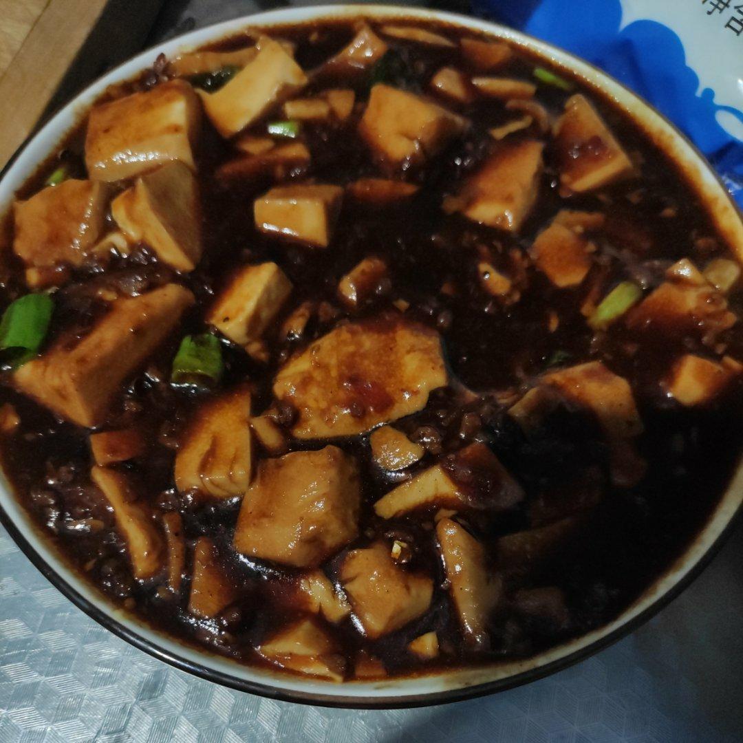 〈麻婆豆腐〉，内酯豆腐版。欣小厨 😉