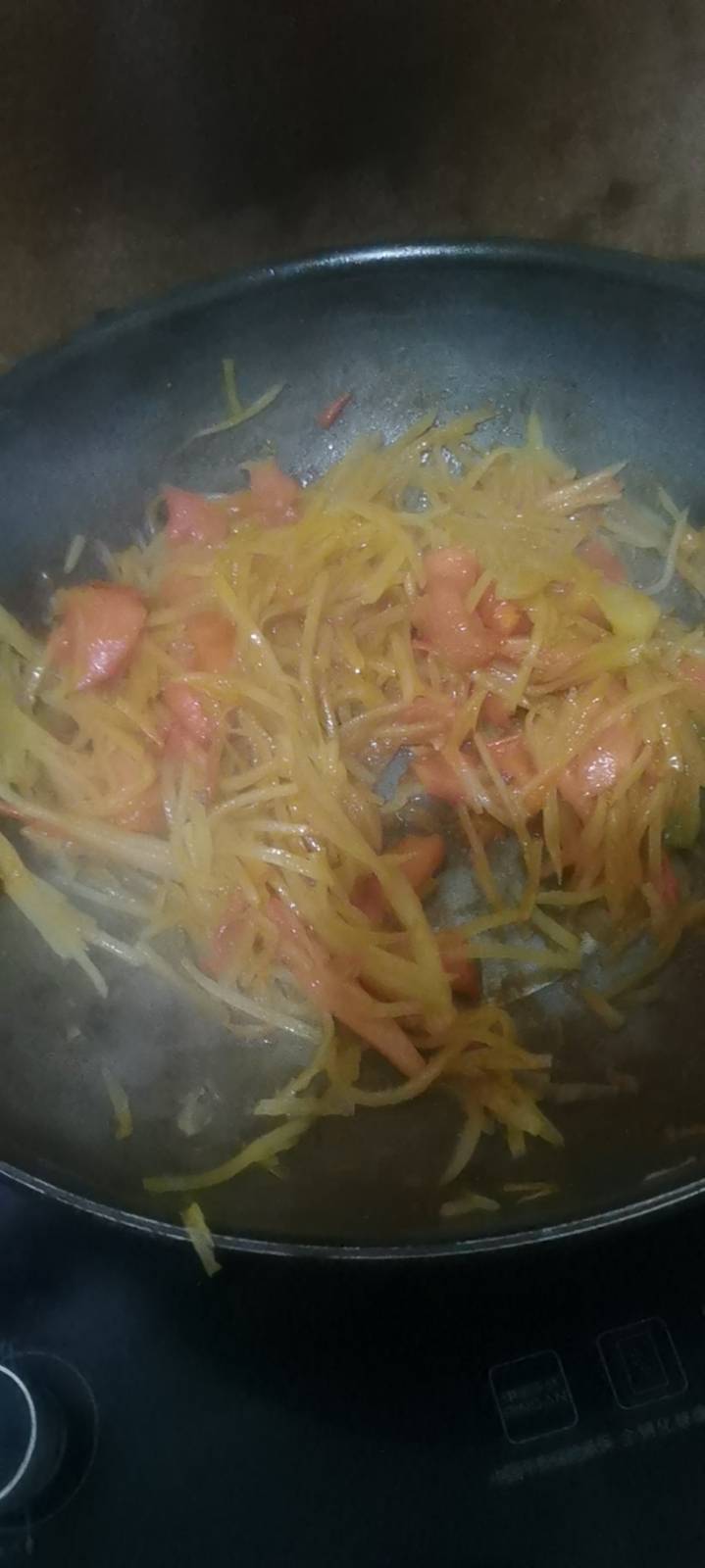 家常素菜西红柿炒土豆丝（番茄炒土豆丝）