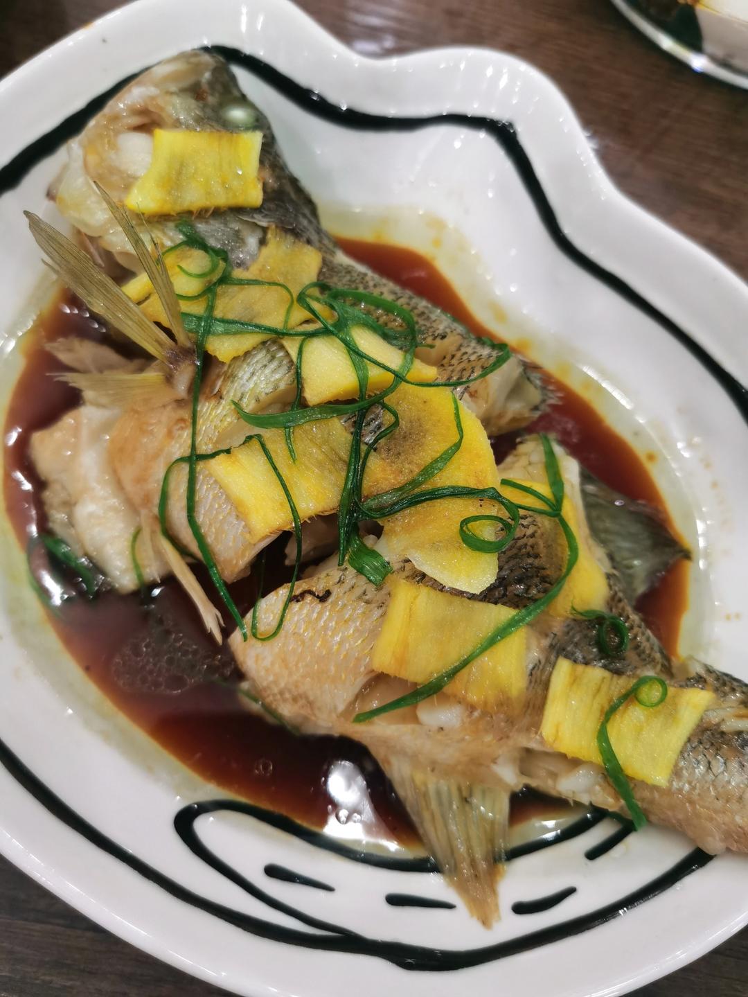 清蒸鲈鱼