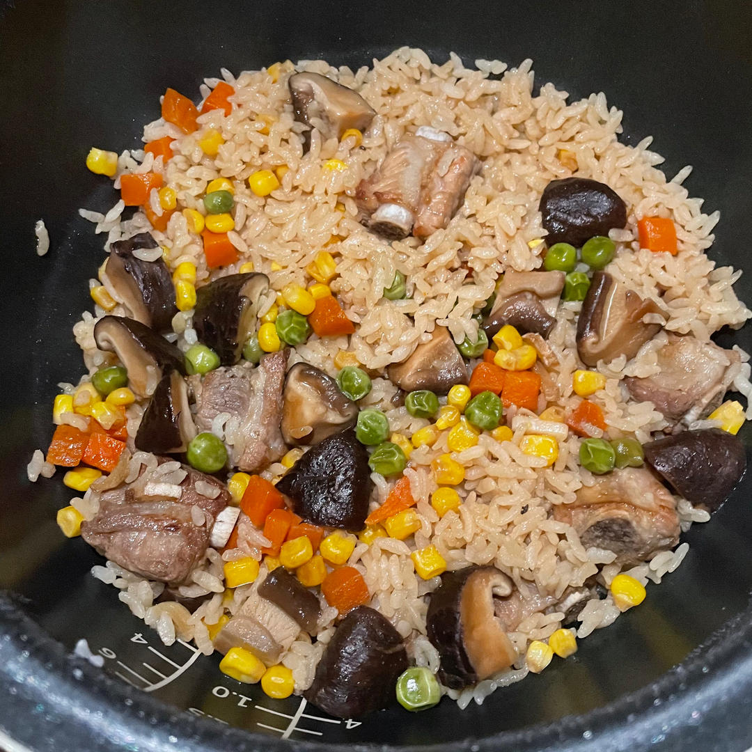 喷香排骨焖饭（爆好吃）