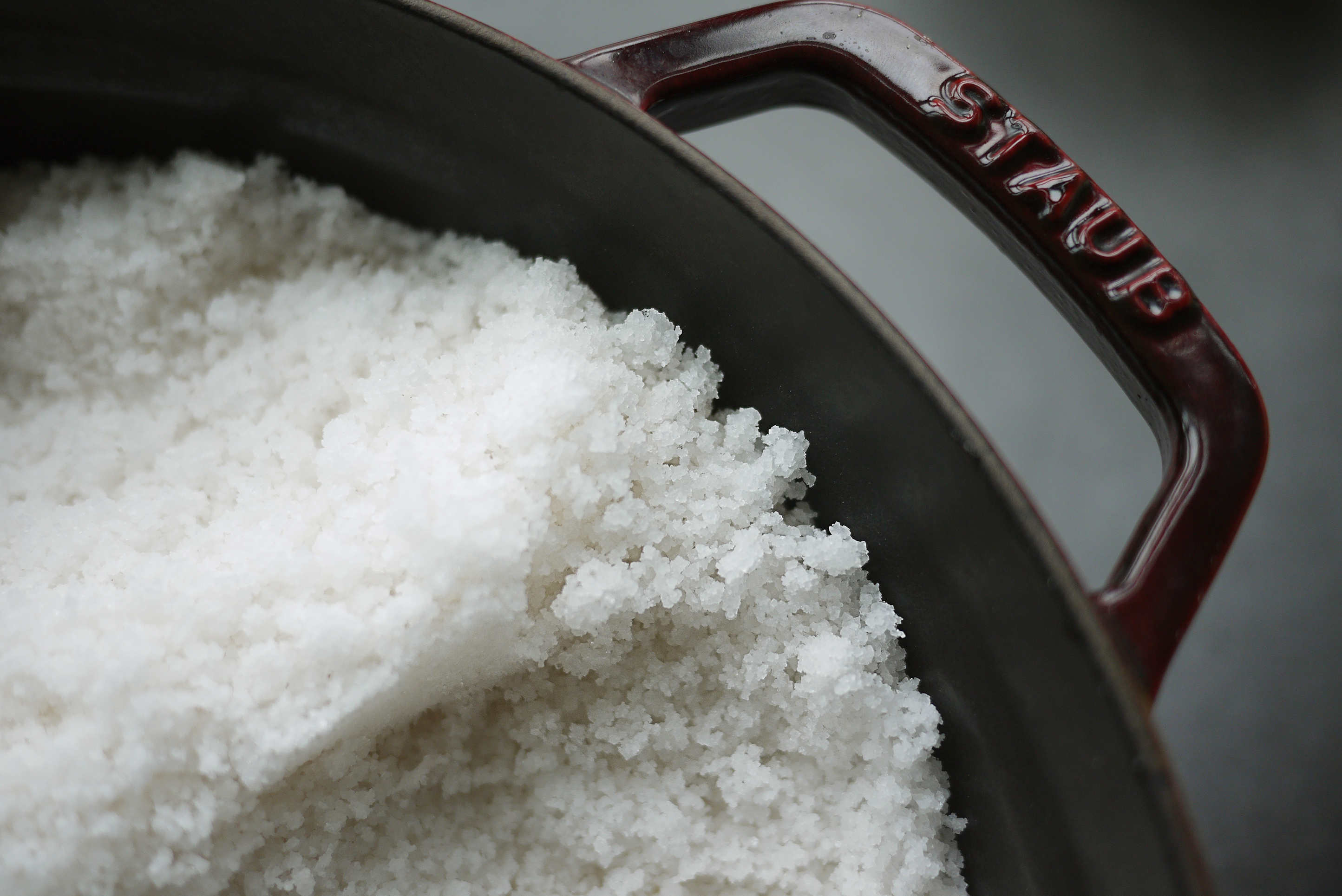 客家传统盐焗鸡-staub珐琅铸铁锅的做法 步骤4