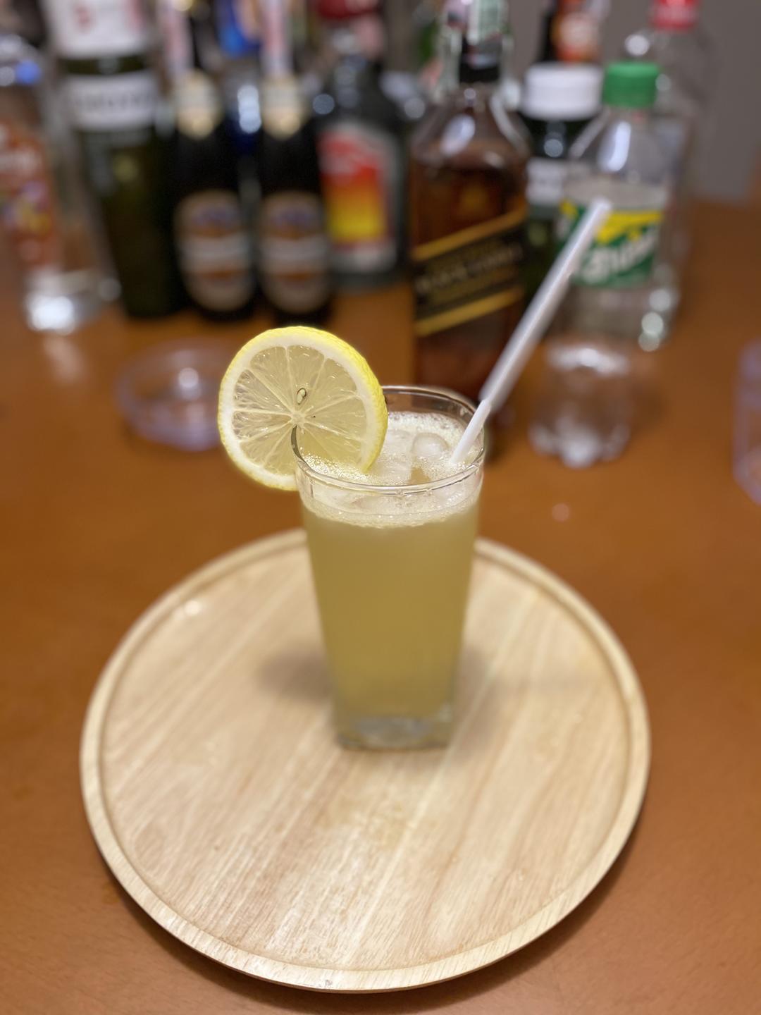 威士忌沙瓦 Whisky Sour 的做法步骤图 尔东日天 下厨房
