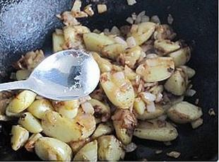 洋葱炒土豆的做法 步骤10