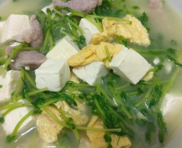 鸡蛋豆腐豌豆苗汤