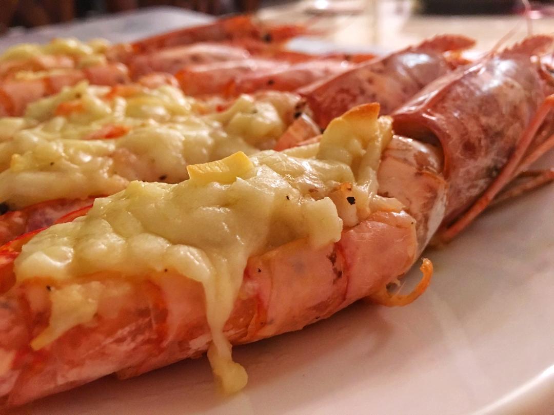 味道那叫一个"赞"--马苏里拉芝士焗大虾