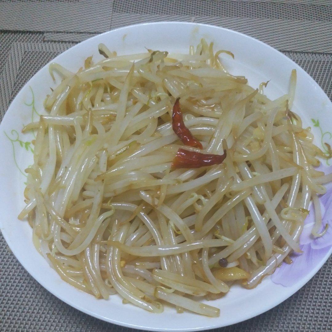 厨师长教你：“炝炒绿豆芽”的家常做法，味道非常赞