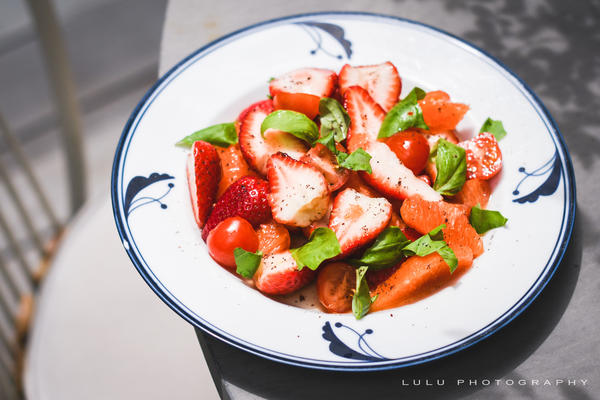 香草番茄草莓沙拉