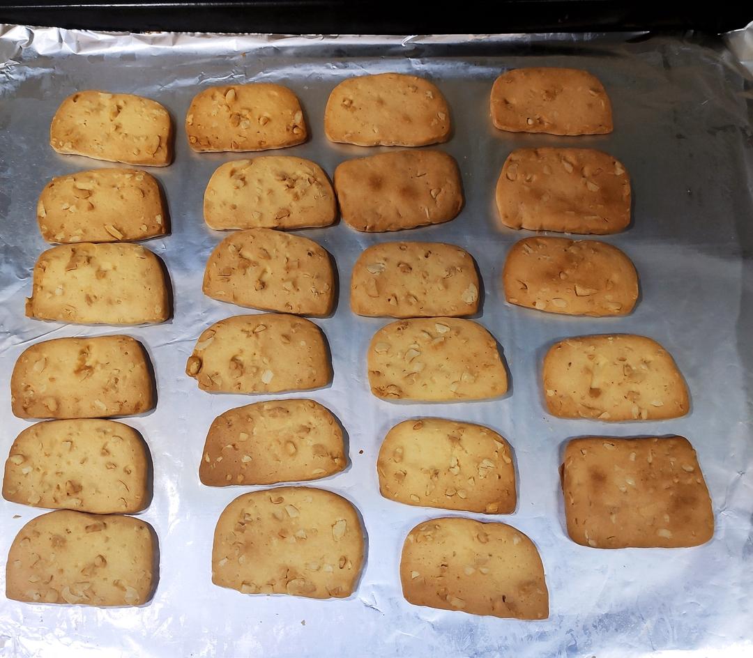 焦香酥脆的罗马盾牌饼干