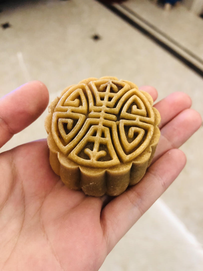 可爱美丽又漂亮的蕾蕾做的如何做出不塌陷不鼓腰花纹清晰的月饼(超