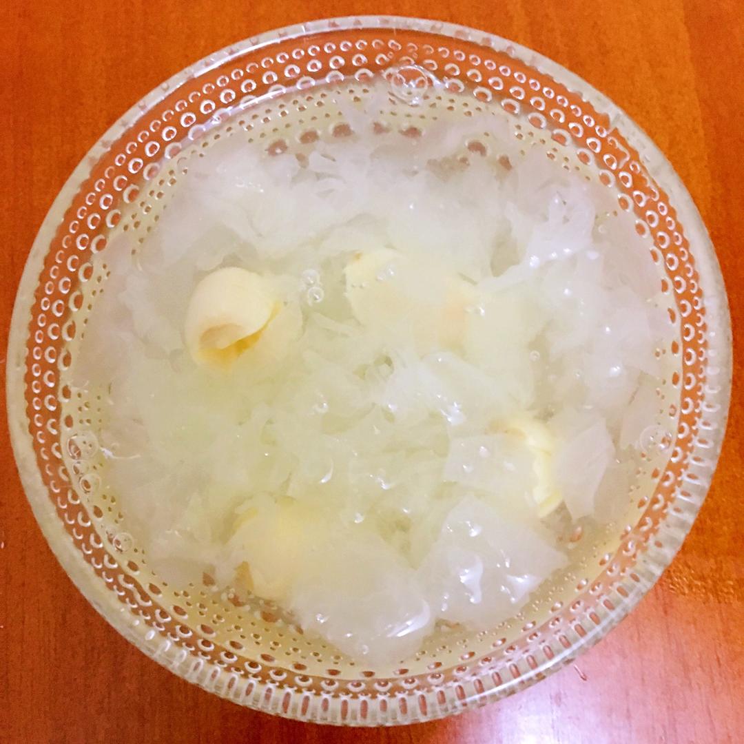 红枣银耳莲子羹