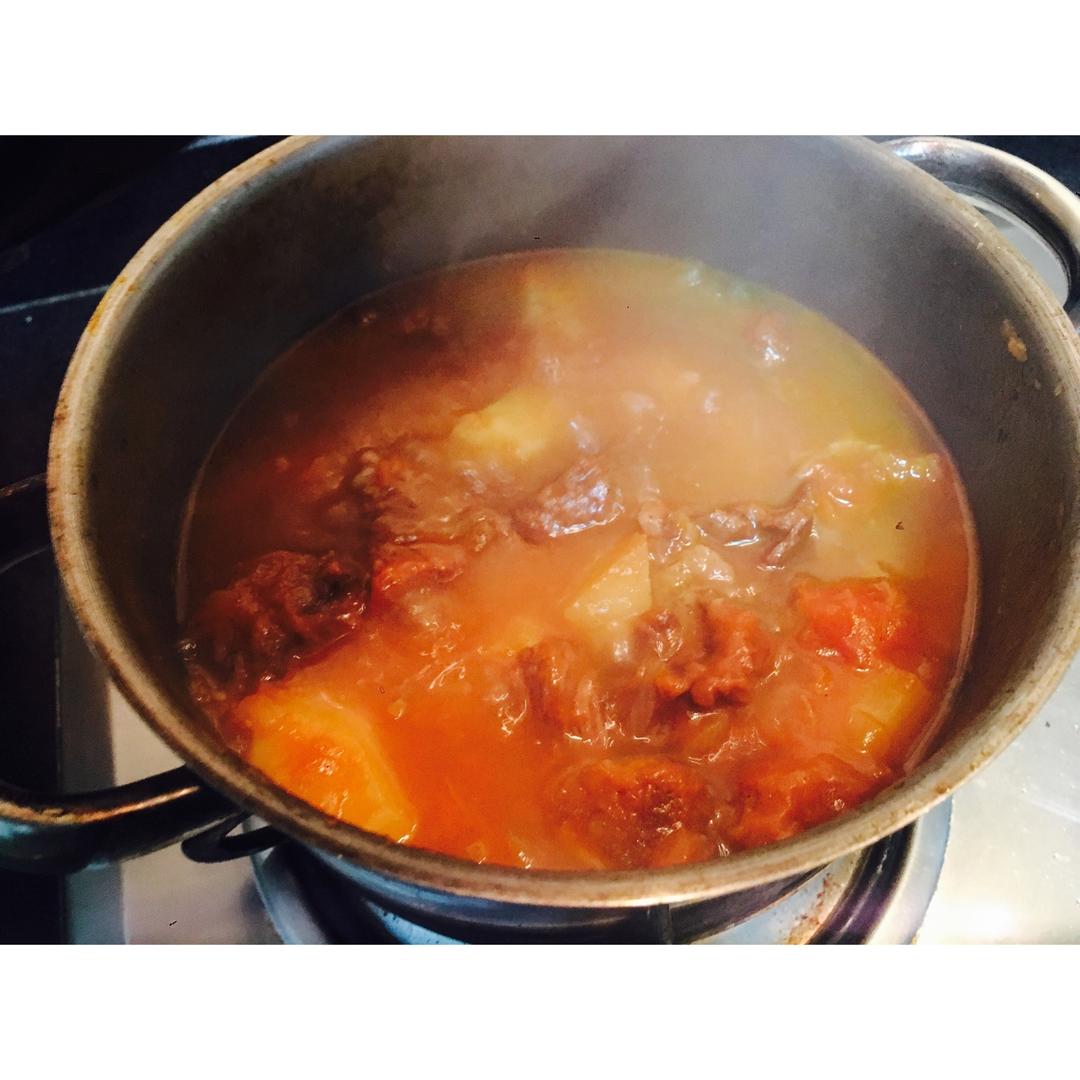 番茄牛腩(这样做牛肉不会老哦）