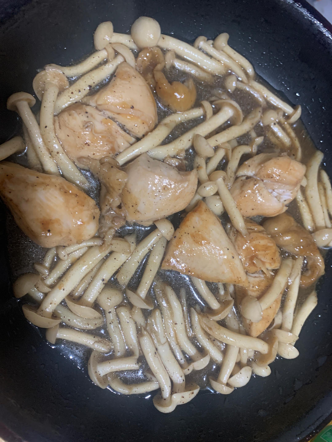 黑椒蘑菇炒鸡肉