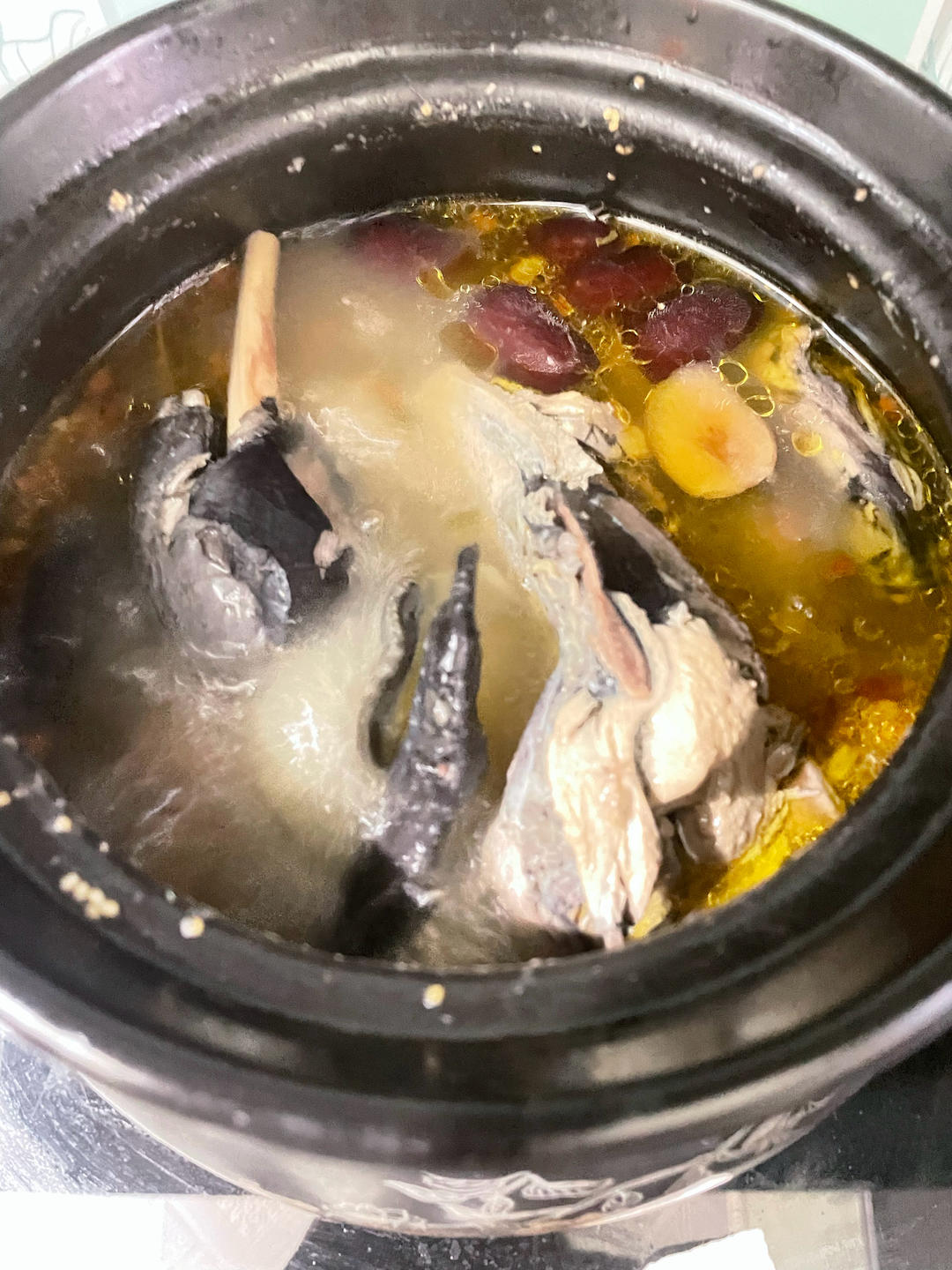 当归党参枸杞乌鸡汤