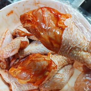 吃不腻的炸鸡腿，鸡中翅的做法 步骤2