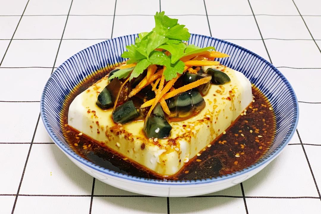 凉拌皮蛋豆腐