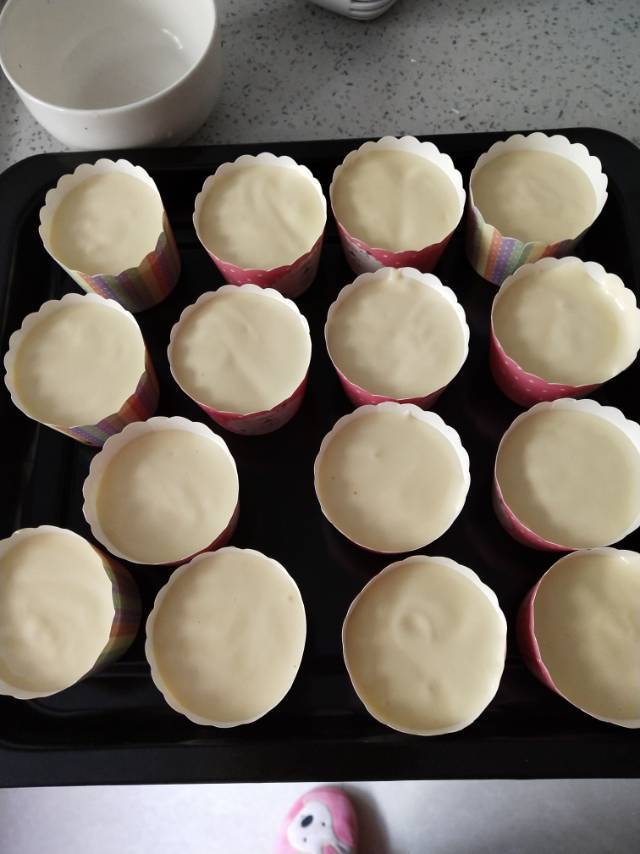 原味戚风纸杯蛋糕（烤箱做纸杯蛋糕）
