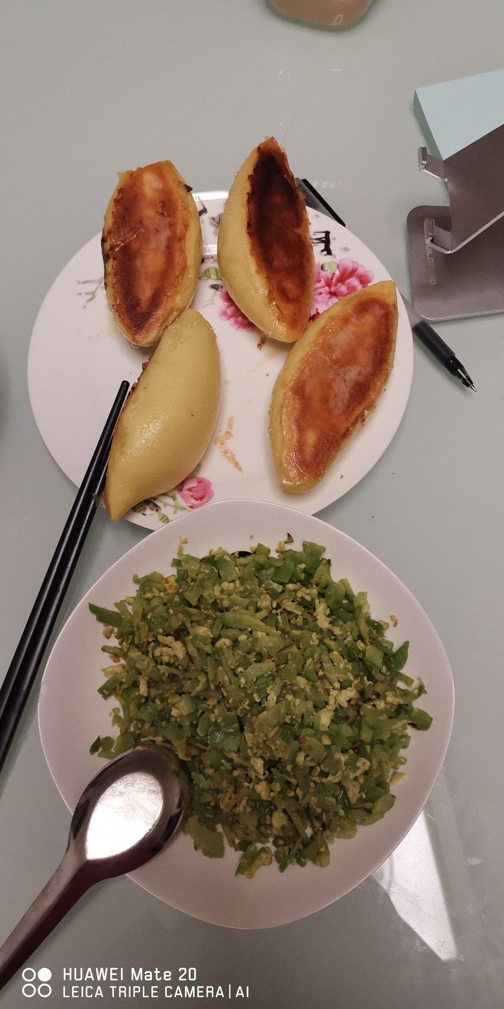 玉米面发面饼子