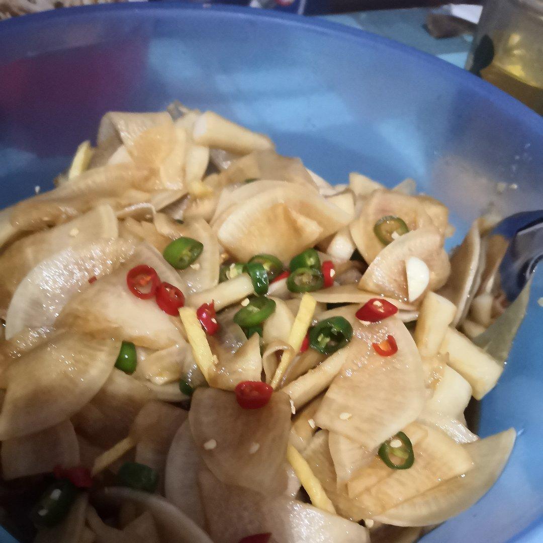 三步爽口酸酸辣辣腌萝卜片小咸菜