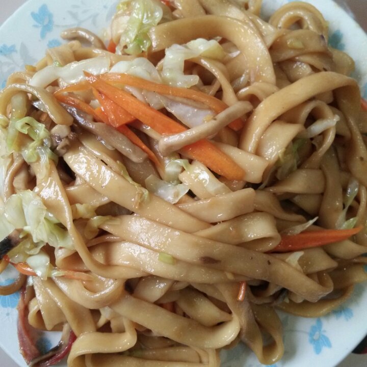 少油条条分明的炒面