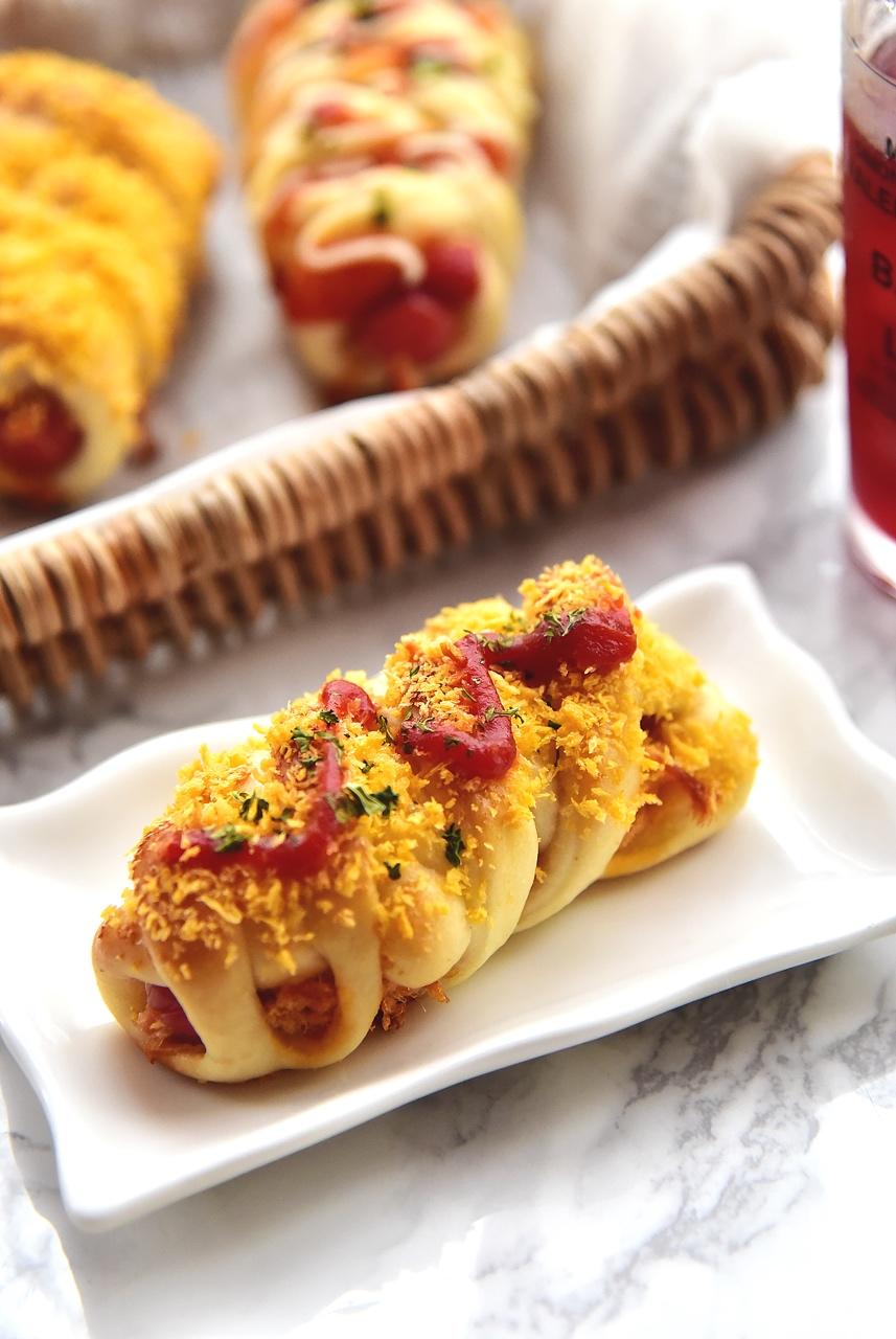 supersuper超超超做的香肠肉松面包卷