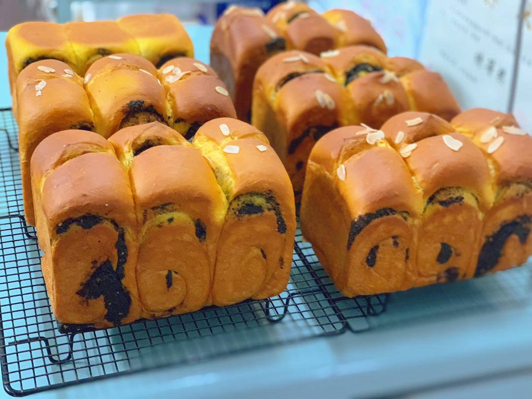 南瓜黑芝麻吐司