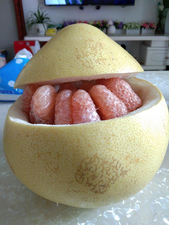 巧剥柚子皮