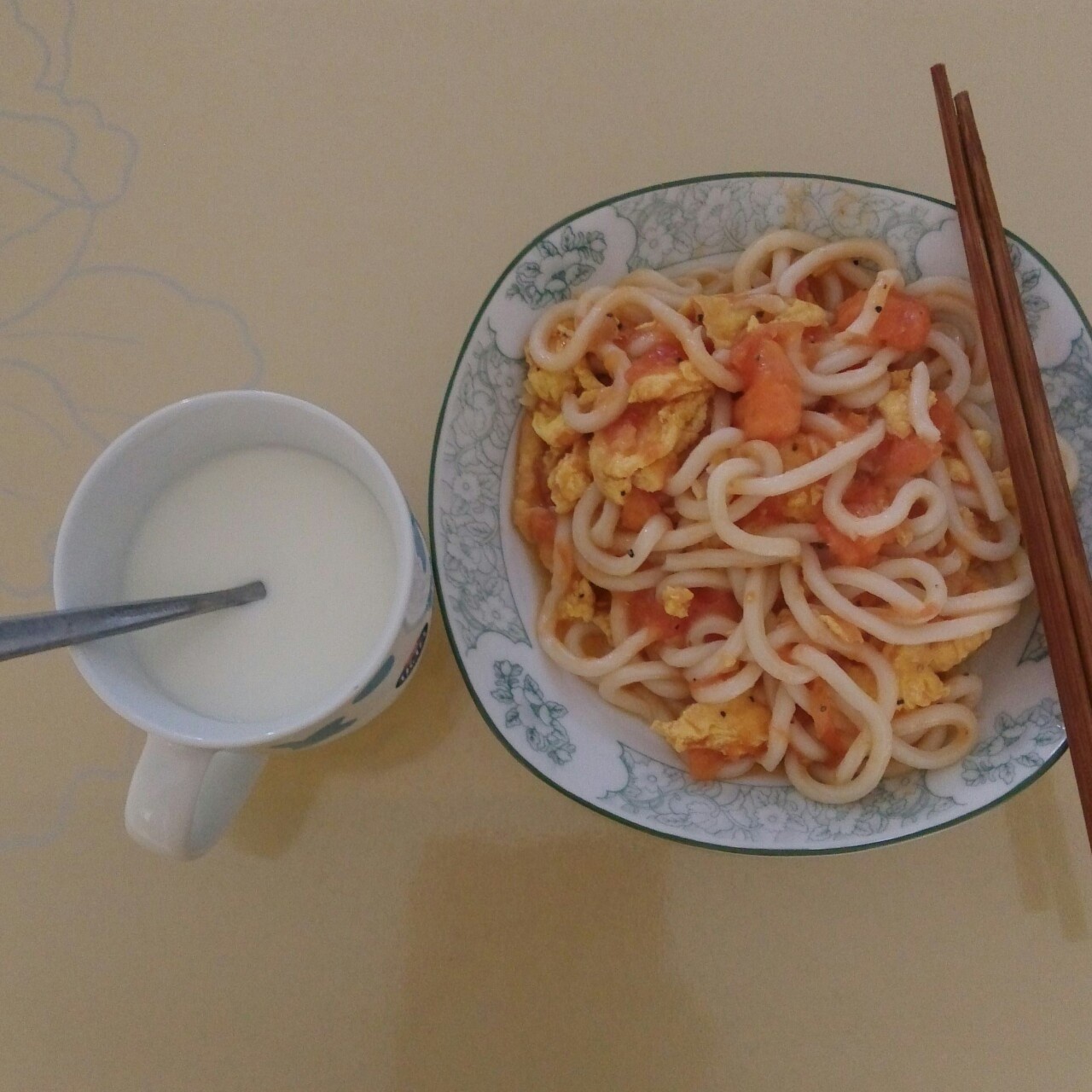 番茄鸡蛋炒乌冬