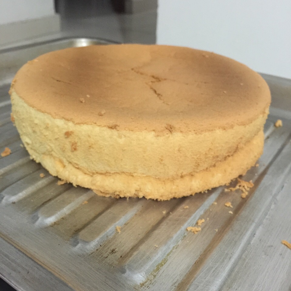 烤箱做蛋糕（戚风蛋糕的做法）