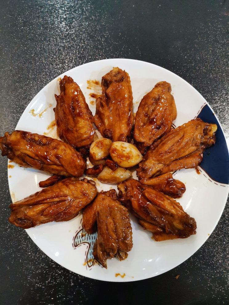 蒜香蚝油鸡翅中