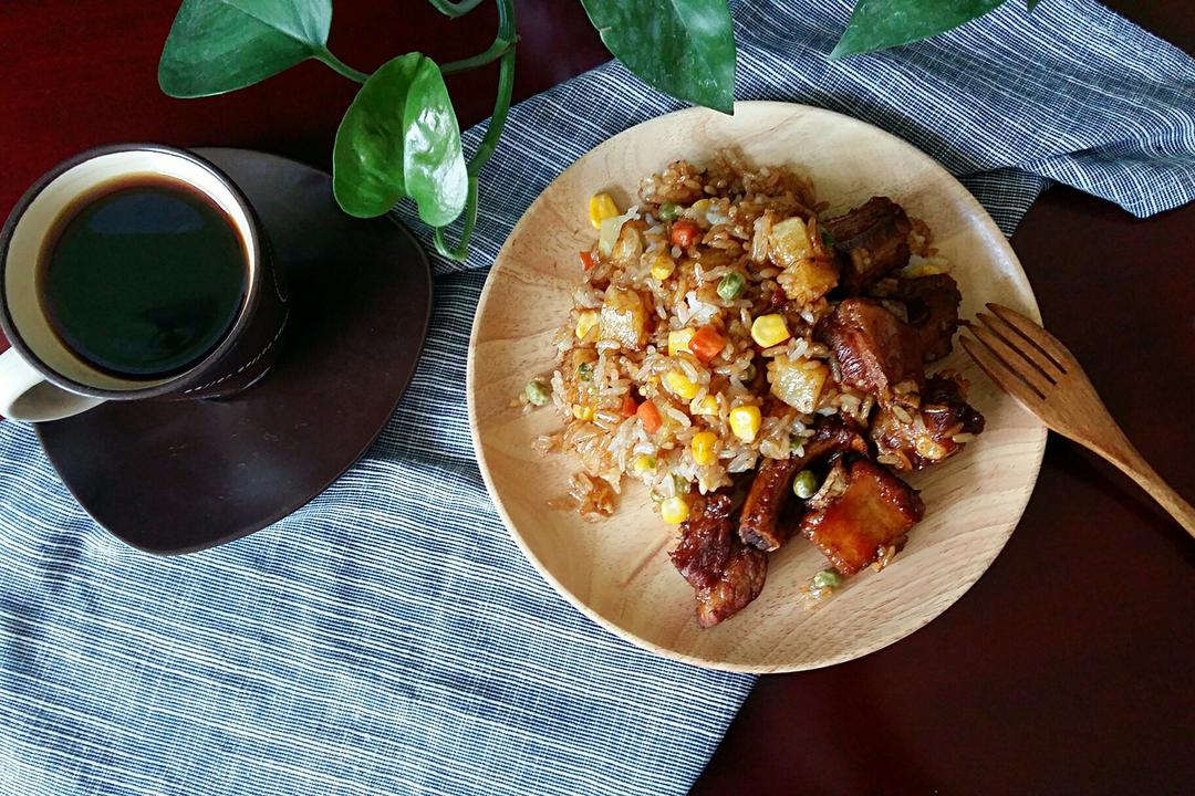 豌豆腊肉糯米饭