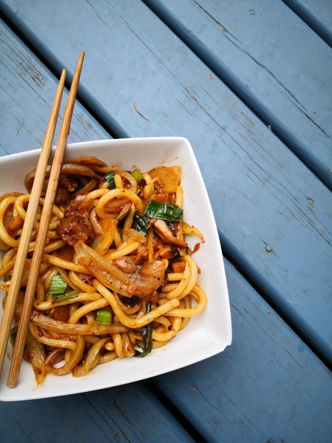 🔥爆好吃的黑椒虾仁炒乌冬面㊙️吃一口就沦陷❗️