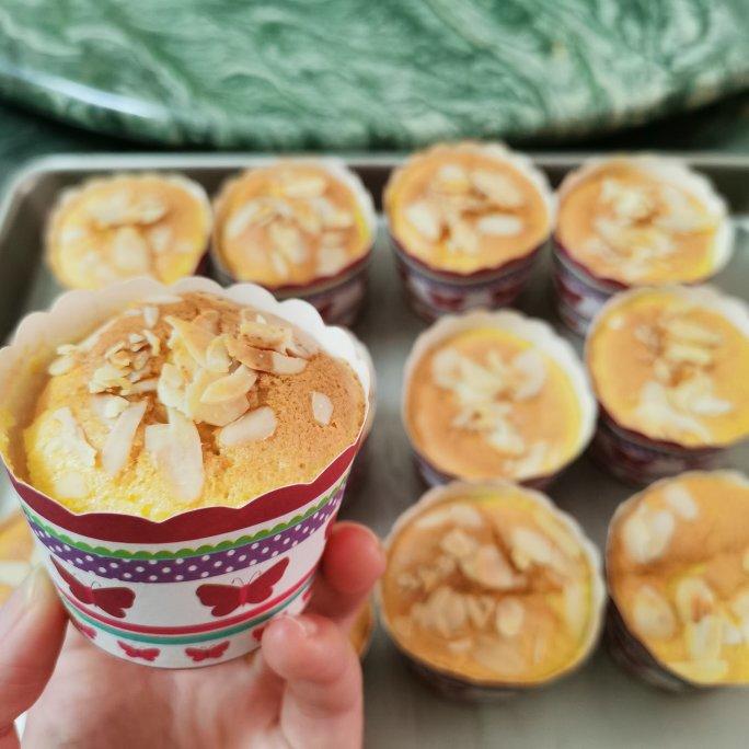 纸杯蛋糕 8寸戚风蛋糕的量