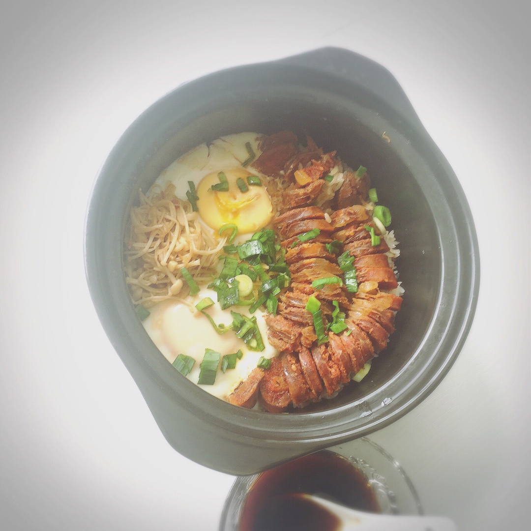 香肠煲仔饭