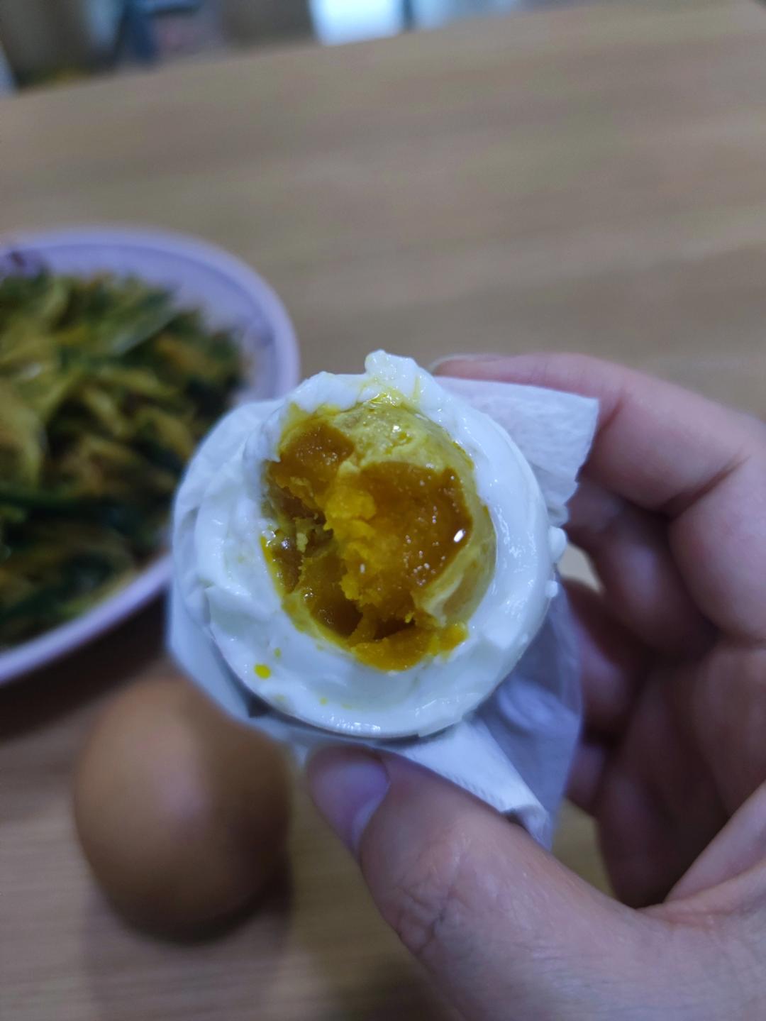 自制起砂流油咸鸡蛋