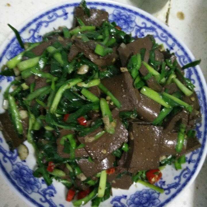鸭血炒韭菜