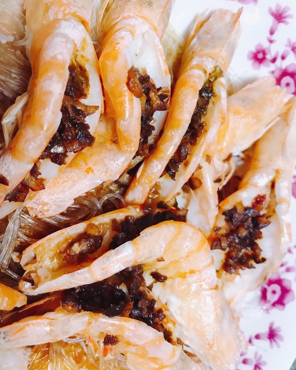 【蒜蓉粉丝蒸虾】