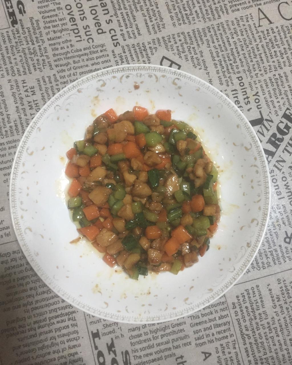 胡萝卜黄瓜鸡胸肉