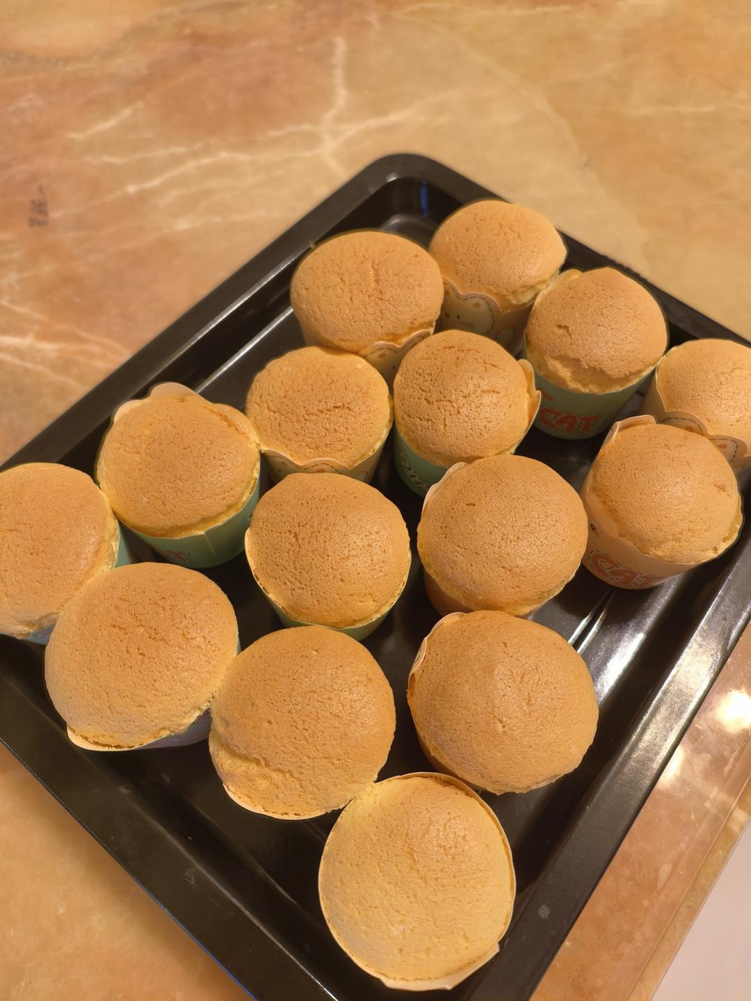纸杯蛋糕 8寸戚风蛋糕的量