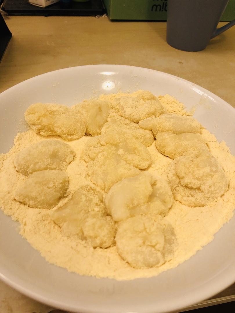 糍粑，糯米糍，黄豆粉粘糯米球【附上黄豆粉的做法】