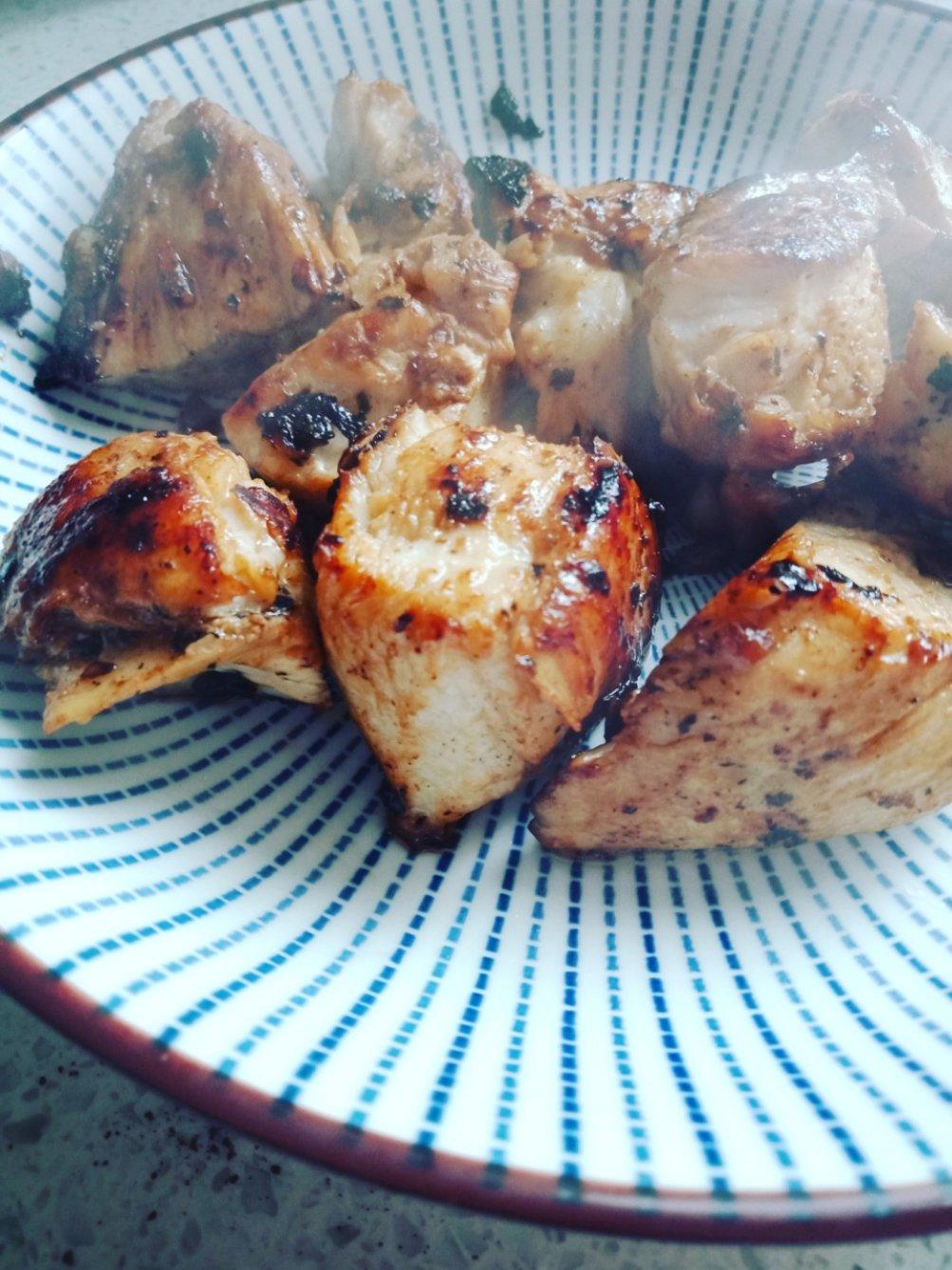 酷炫屌炸天好吃的煎鸡胸肉（香蒜蜂蜜煎鸡胸肉）